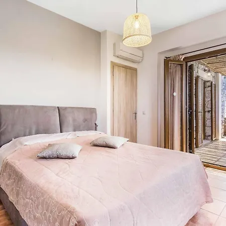 Petra * Methoni (Messenia)